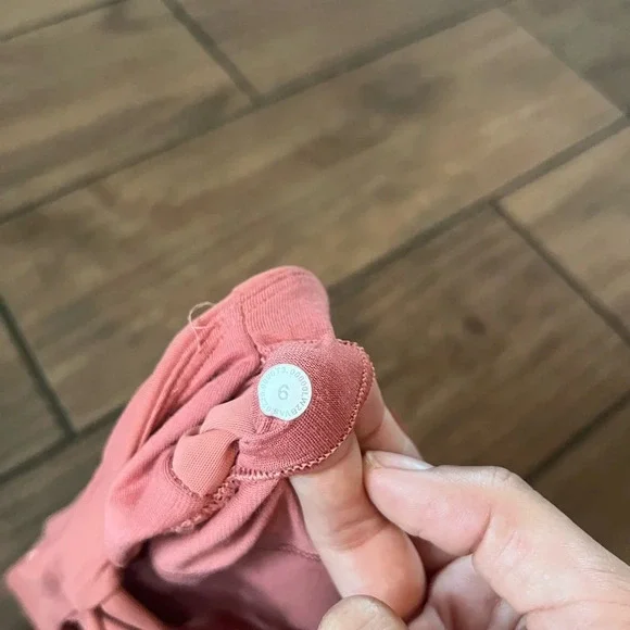 Lululemon Energy Bra Long Line dusty pink size 6 - Picture 3 of 3